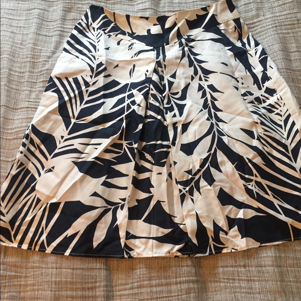 Ann Taylor Silk Swing Skirt Size 2 Petite